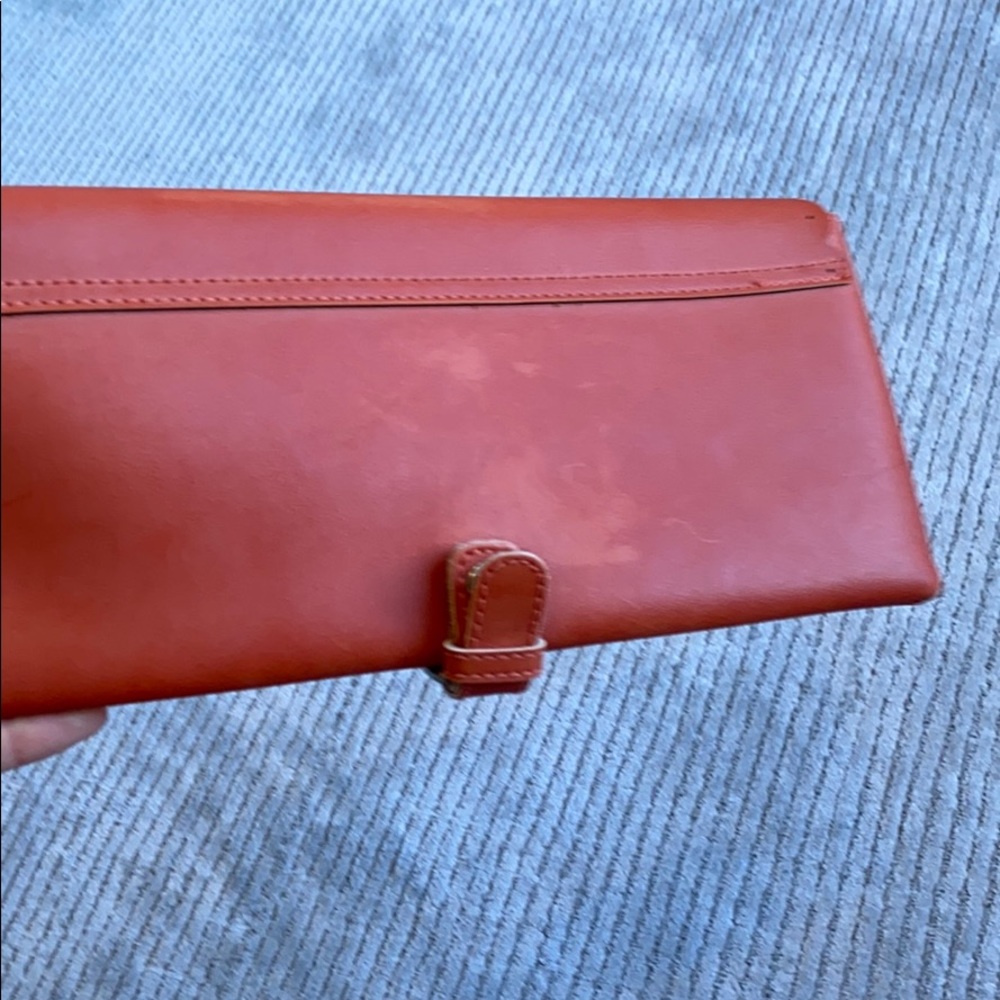 Clutch - Picture 3 of 3